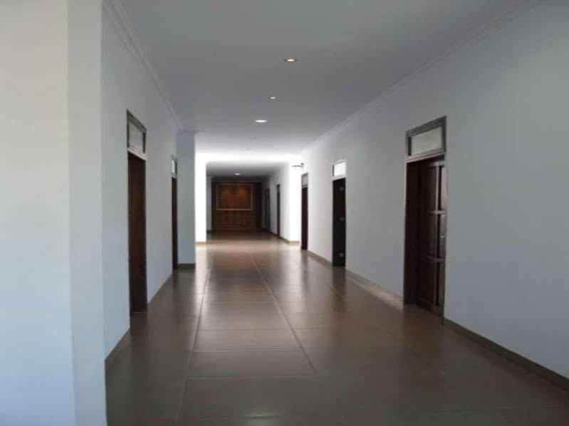 Oyo 1631 Aristo Home Macasar Exterior foto